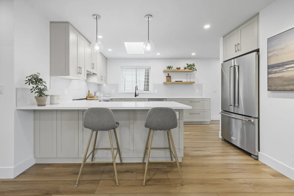 after photo of kitchen in full home renovation by Arama Building in Parksville/Qualicum Beach