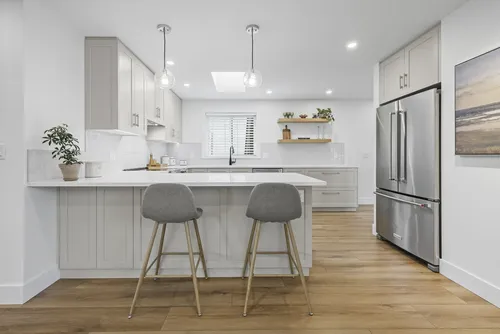 kitchen renovation by Arama Building & Renovations in Qualicum Beach
